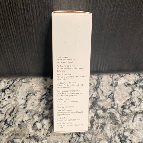 Bobbi Brown Remedies No75 Skin Clarifier - Pore Control & Skin Balancer .95 oz. - Picture 8 of 9